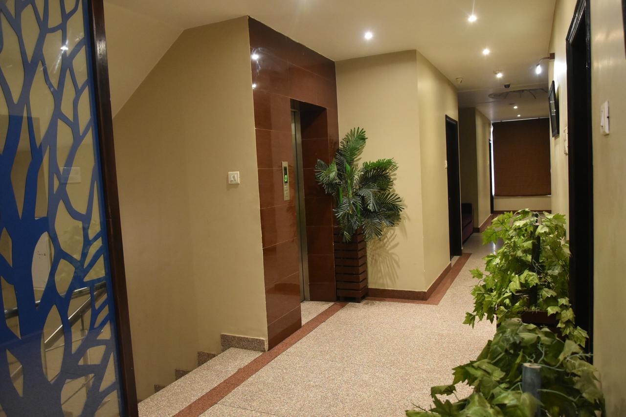 فندق فيبهافارش فاراناسي المظهر الخارجي الصورة